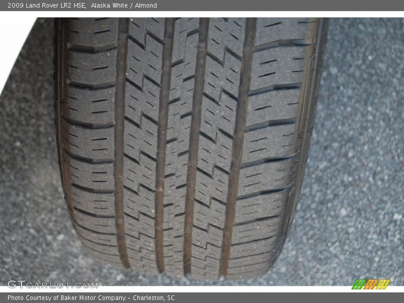 Alaska White / Almond 2009 Land Rover LR2 HSE