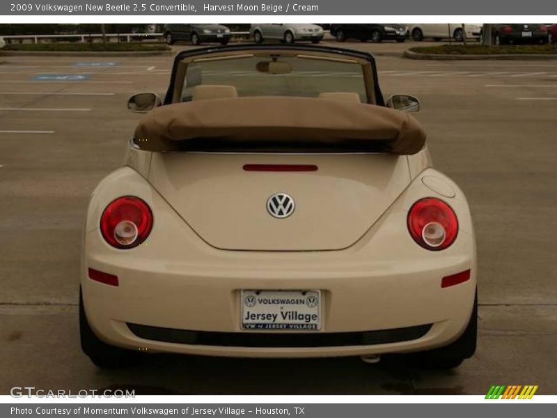 Harvest Moon Beige / Cream 2009 Volkswagen New Beetle 2.5 Convertible
