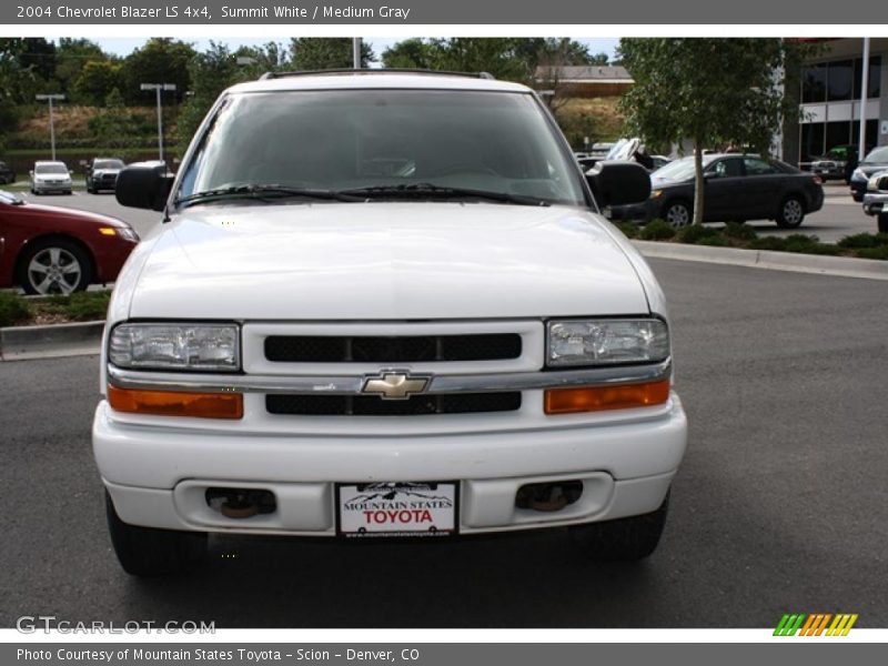 Summit White / Medium Gray 2004 Chevrolet Blazer LS 4x4