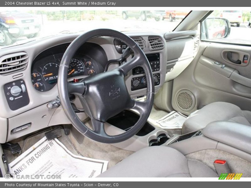 Summit White / Medium Gray 2004 Chevrolet Blazer LS 4x4
