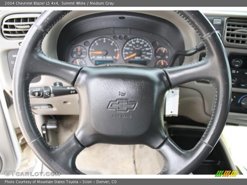 Summit White / Medium Gray 2004 Chevrolet Blazer LS 4x4