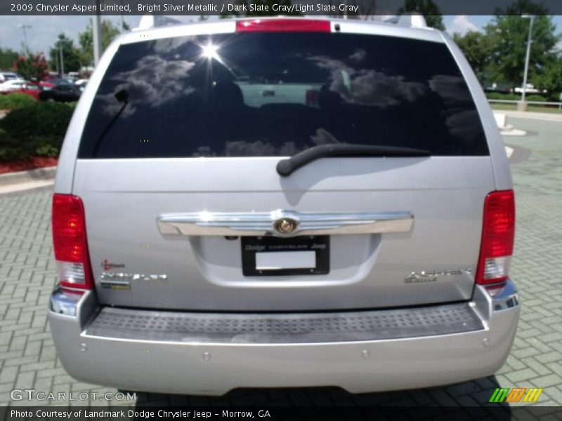 Bright Silver Metallic / Dark Slate Gray/Light Slate Gray 2009 Chrysler Aspen Limited