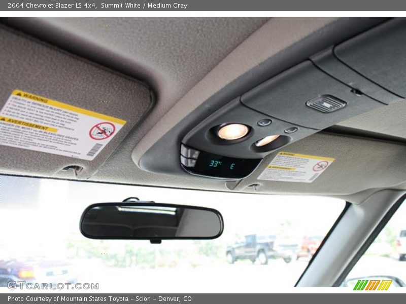 Summit White / Medium Gray 2004 Chevrolet Blazer LS 4x4
