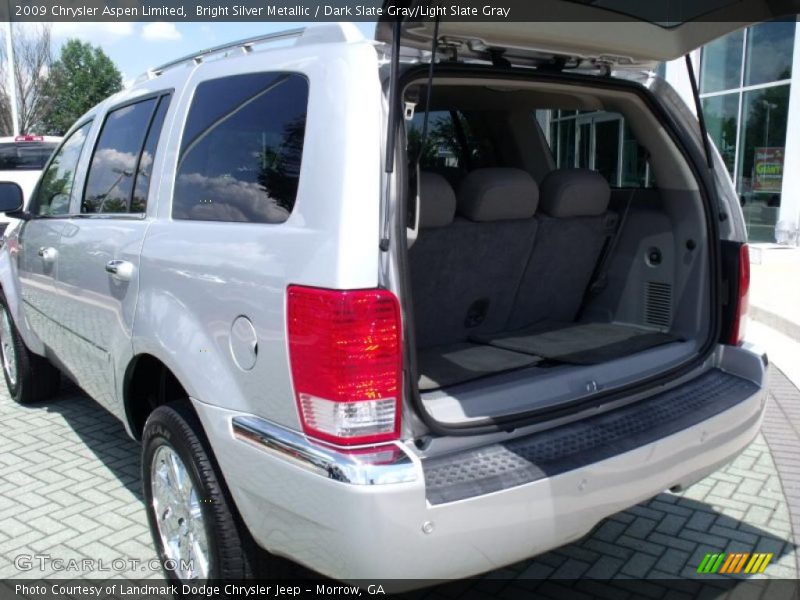 Bright Silver Metallic / Dark Slate Gray/Light Slate Gray 2009 Chrysler Aspen Limited