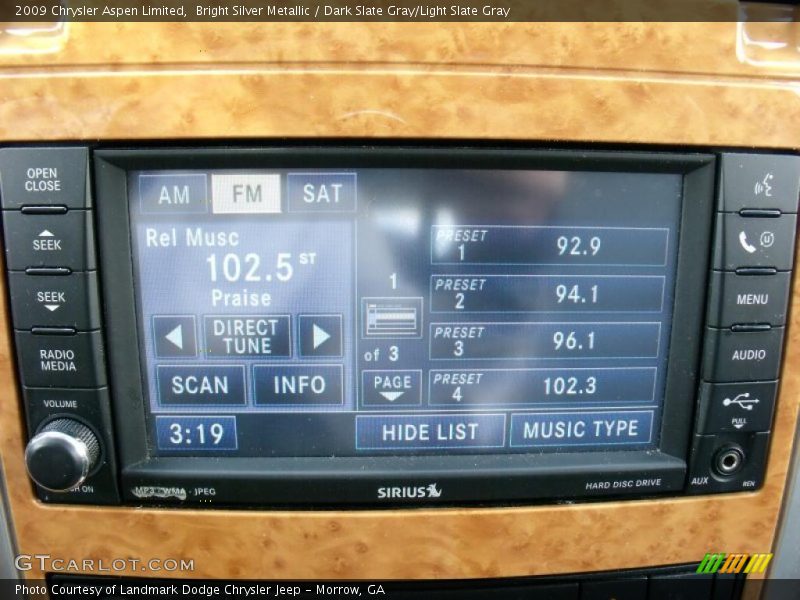 Bright Silver Metallic / Dark Slate Gray/Light Slate Gray 2009 Chrysler Aspen Limited