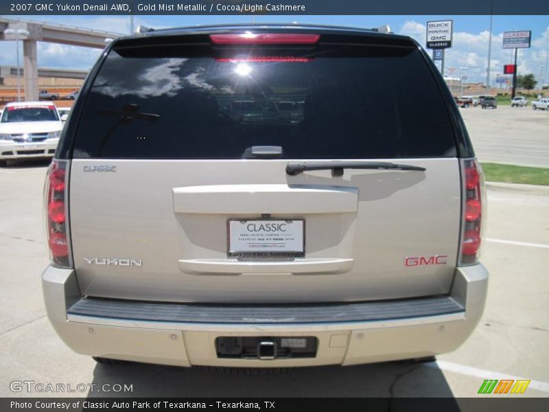 Gold Mist Metallic / Cocoa/Light Cashmere 2007 GMC Yukon Denali AWD