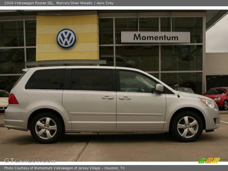 Mercury Sliver Metallic / Aero Grey 2009 Volkswagen Routan SEL