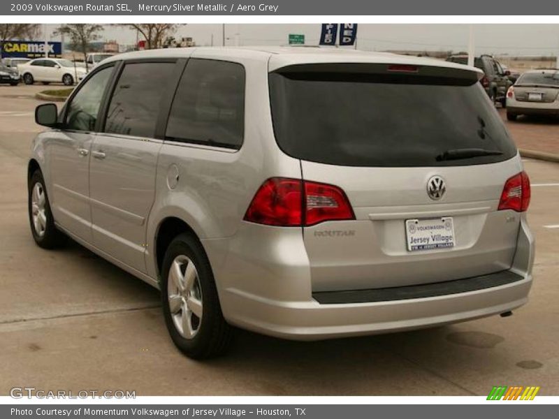 Mercury Sliver Metallic / Aero Grey 2009 Volkswagen Routan SEL