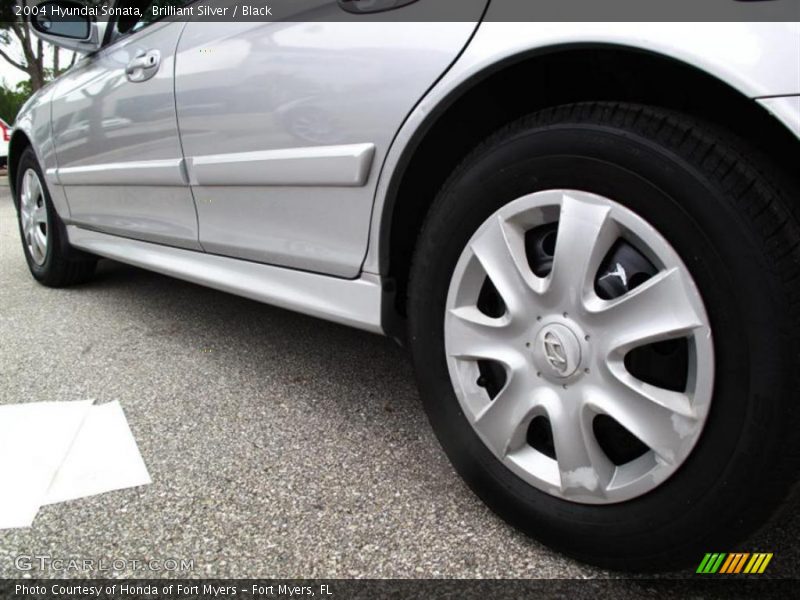 Brilliant Silver / Black 2004 Hyundai Sonata