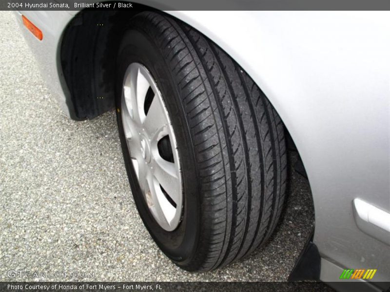 Brilliant Silver / Black 2004 Hyundai Sonata