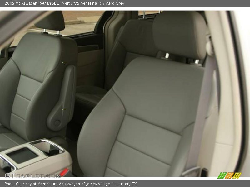 Mercury Sliver Metallic / Aero Grey 2009 Volkswagen Routan SEL