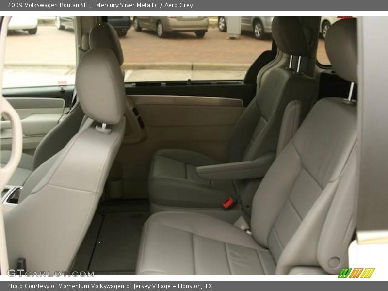 Mercury Sliver Metallic / Aero Grey 2009 Volkswagen Routan SEL