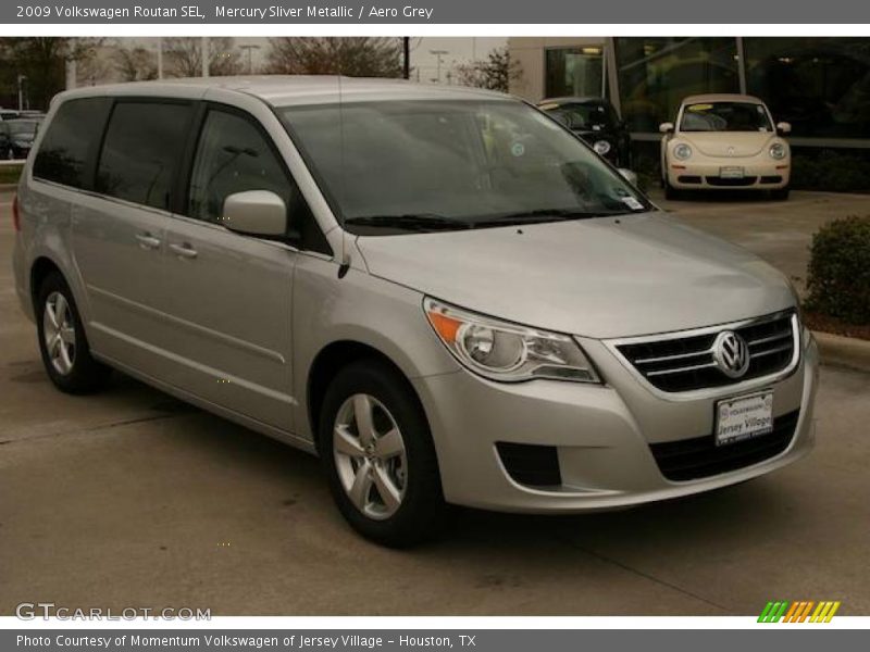Mercury Sliver Metallic / Aero Grey 2009 Volkswagen Routan SEL