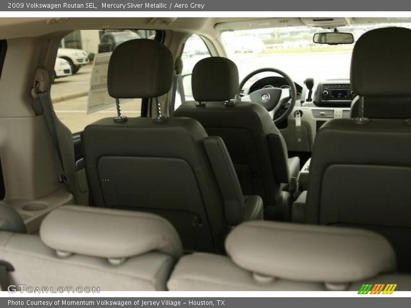 Mercury Sliver Metallic / Aero Grey 2009 Volkswagen Routan SEL
