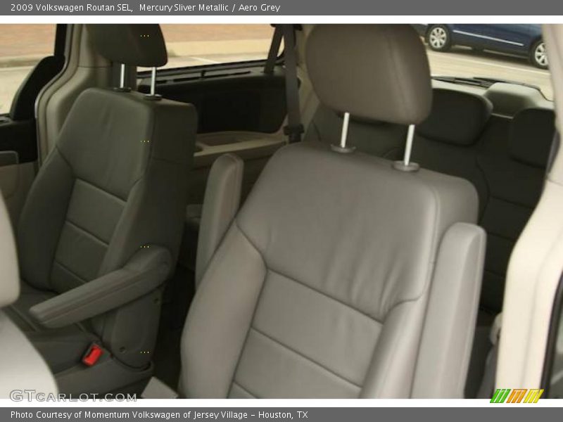 Mercury Sliver Metallic / Aero Grey 2009 Volkswagen Routan SEL