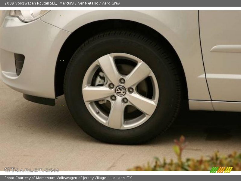 Mercury Sliver Metallic / Aero Grey 2009 Volkswagen Routan SEL