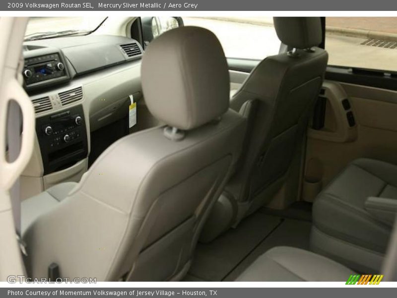 Mercury Sliver Metallic / Aero Grey 2009 Volkswagen Routan SEL