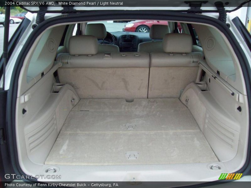 White Diamond Pearl / Light Neutral 2004 Cadillac SRX V6 AWD