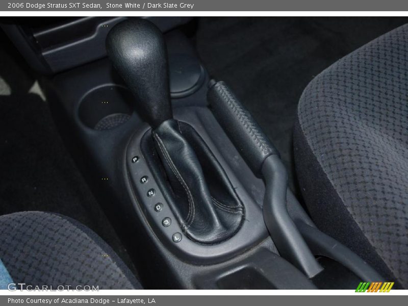 Stone White / Dark Slate Grey 2006 Dodge Stratus SXT Sedan