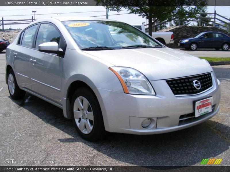 Brilliant Silver / Charcoal 2009 Nissan Sentra 2.0