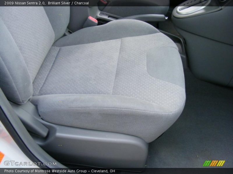 Brilliant Silver / Charcoal 2009 Nissan Sentra 2.0