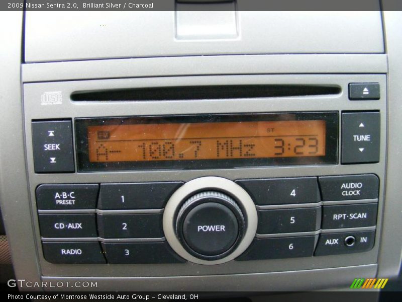 Brilliant Silver / Charcoal 2009 Nissan Sentra 2.0