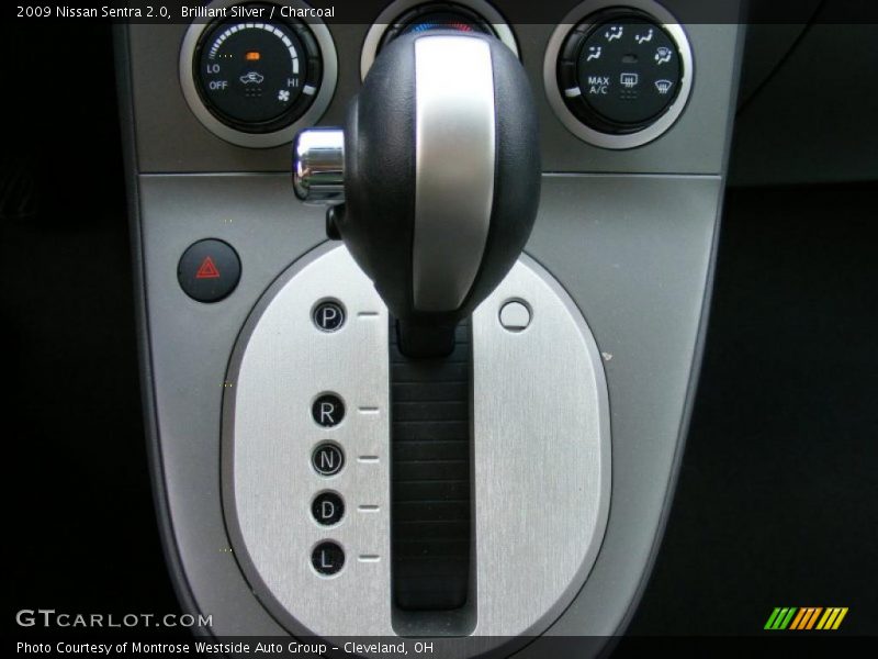 Brilliant Silver / Charcoal 2009 Nissan Sentra 2.0