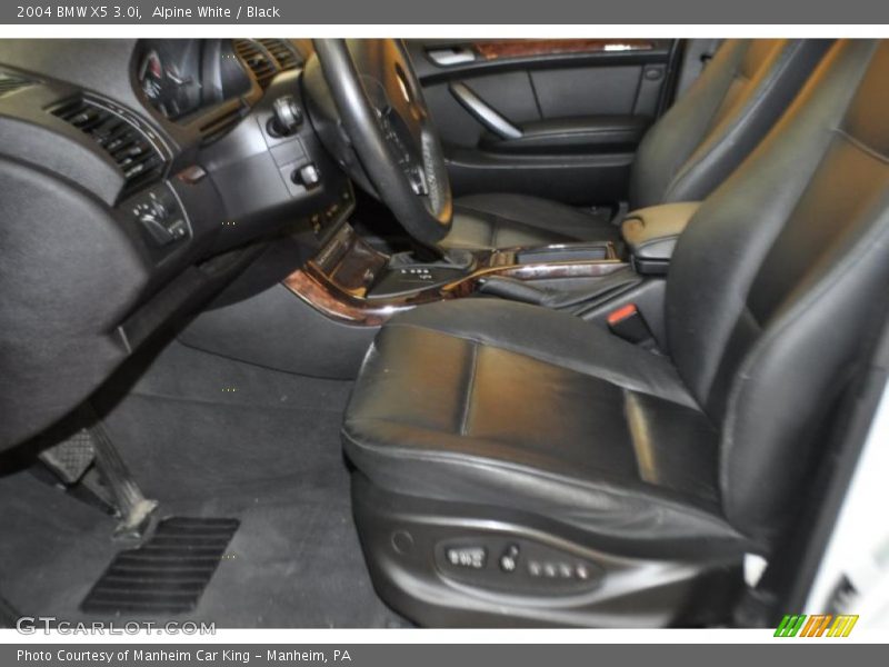 Alpine White / Black 2004 BMW X5 3.0i