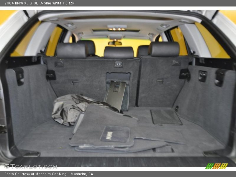 Alpine White / Black 2004 BMW X5 3.0i