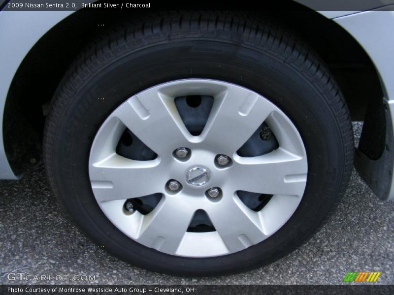 Brilliant Silver / Charcoal 2009 Nissan Sentra 2.0