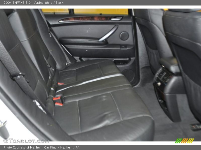 Alpine White / Black 2004 BMW X5 3.0i