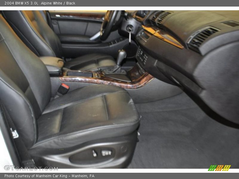 Alpine White / Black 2004 BMW X5 3.0i