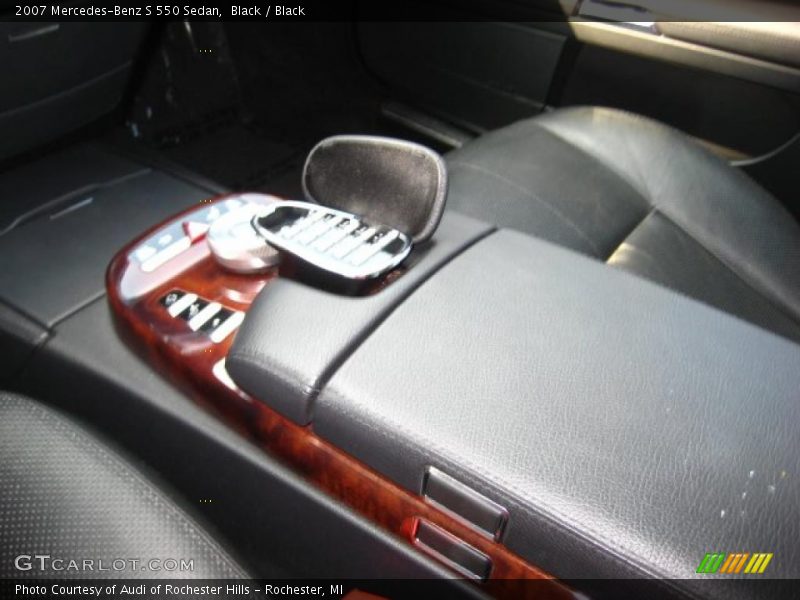 Black / Black 2007 Mercedes-Benz S 550 Sedan