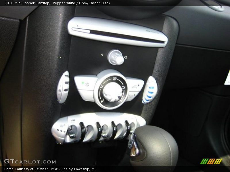 Pepper White / Grey/Carbon Black 2010 Mini Cooper Hardtop