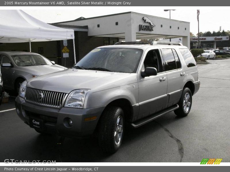 Satellite Silver Metallic / Midnight Grey 2005 Mercury Mountaineer V6 AWD
