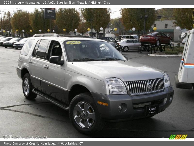 Satellite Silver Metallic / Midnight Grey 2005 Mercury Mountaineer V6 AWD
