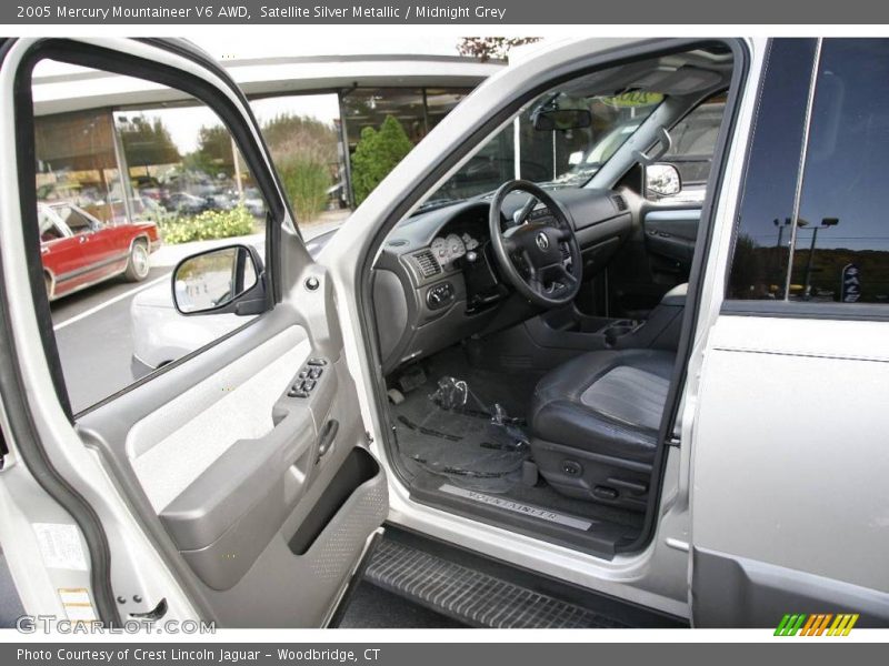 Satellite Silver Metallic / Midnight Grey 2005 Mercury Mountaineer V6 AWD