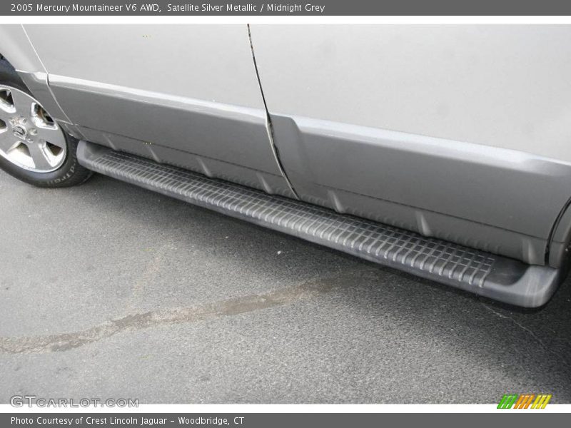 Satellite Silver Metallic / Midnight Grey 2005 Mercury Mountaineer V6 AWD