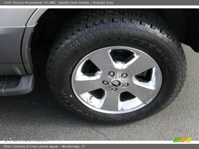 Satellite Silver Metallic / Midnight Grey 2005 Mercury Mountaineer V6 AWD
