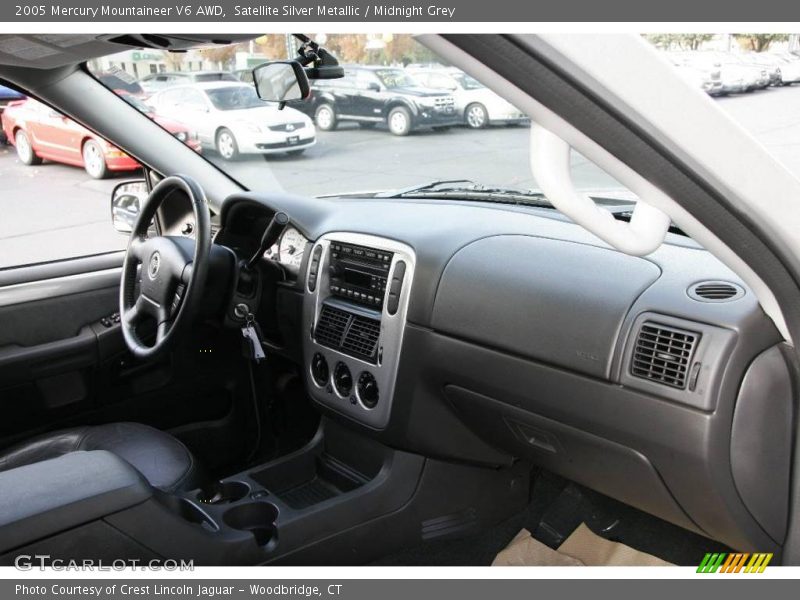 Satellite Silver Metallic / Midnight Grey 2005 Mercury Mountaineer V6 AWD