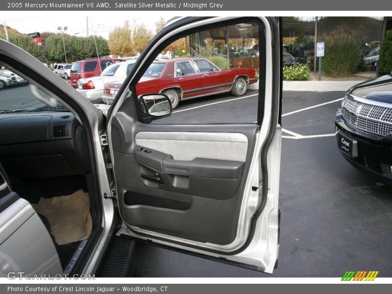 Satellite Silver Metallic / Midnight Grey 2005 Mercury Mountaineer V6 AWD