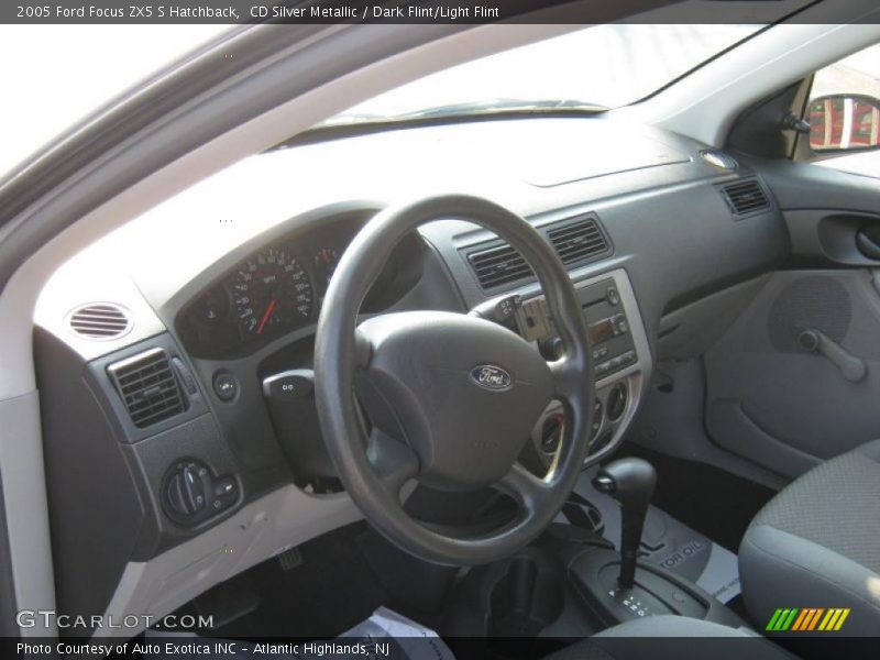 CD Silver Metallic / Dark Flint/Light Flint 2005 Ford Focus ZX5 S Hatchback