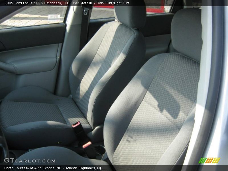 CD Silver Metallic / Dark Flint/Light Flint 2005 Ford Focus ZX5 S Hatchback
