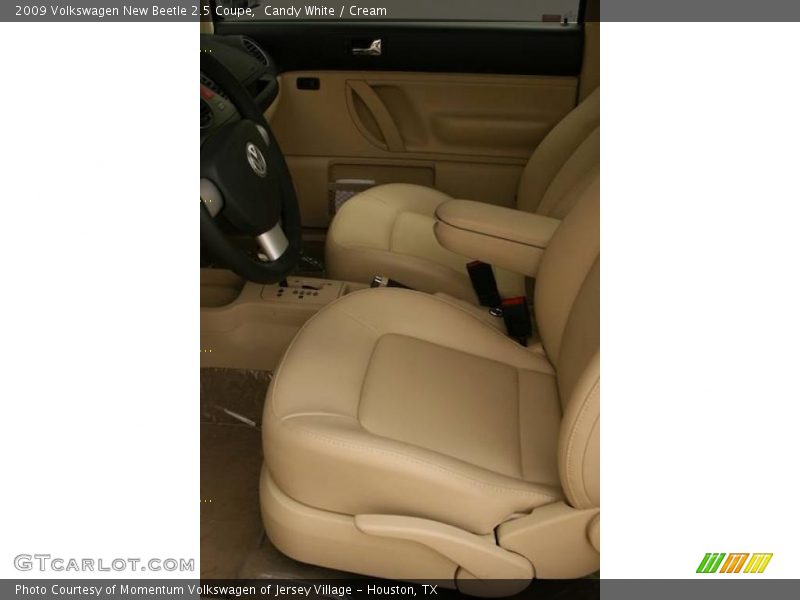 Candy White / Cream 2009 Volkswagen New Beetle 2.5 Coupe