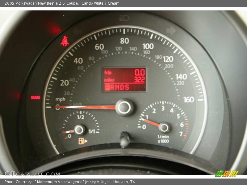 Candy White / Cream 2009 Volkswagen New Beetle 2.5 Coupe