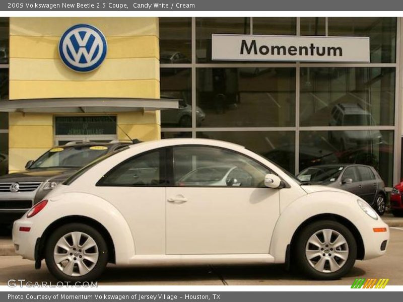 Candy White / Cream 2009 Volkswagen New Beetle 2.5 Coupe