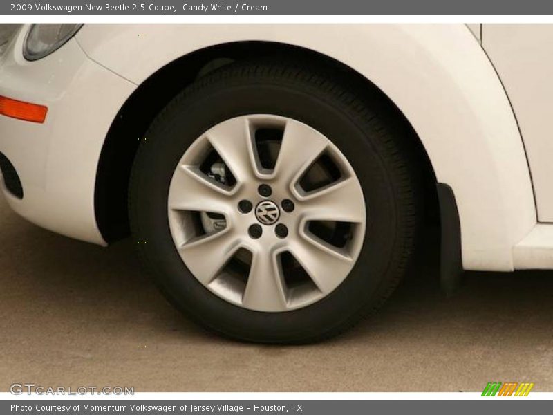 Candy White / Cream 2009 Volkswagen New Beetle 2.5 Coupe