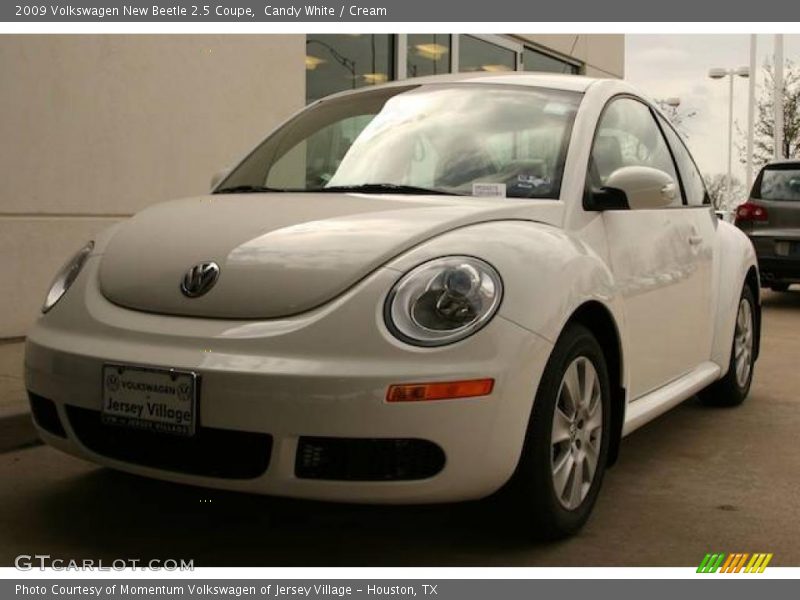Candy White / Cream 2009 Volkswagen New Beetle 2.5 Coupe