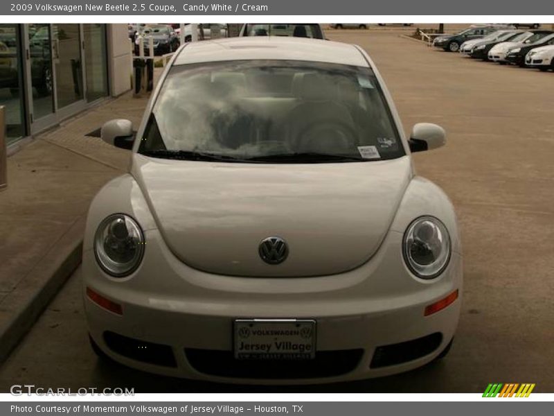 Candy White / Cream 2009 Volkswagen New Beetle 2.5 Coupe