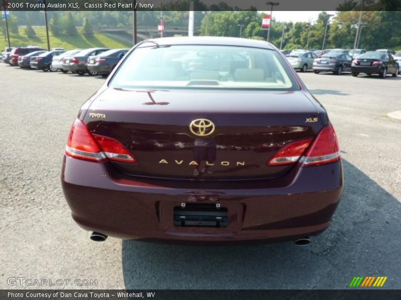 Cassis Red Pearl / Ivory 2006 Toyota Avalon XLS